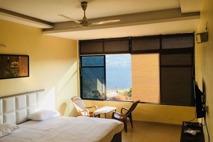 Room 15 of 42