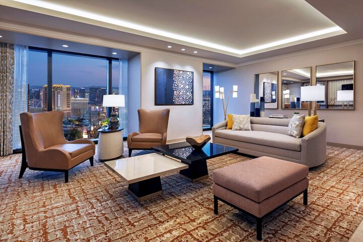 Room 43 of 153