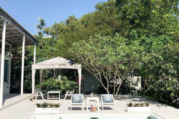 Pool Hotel