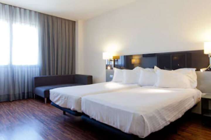Room 7 of 48
