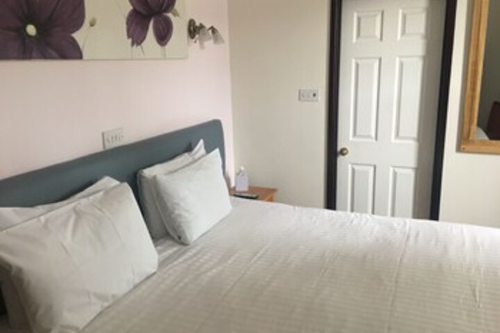 Room 64 of 85