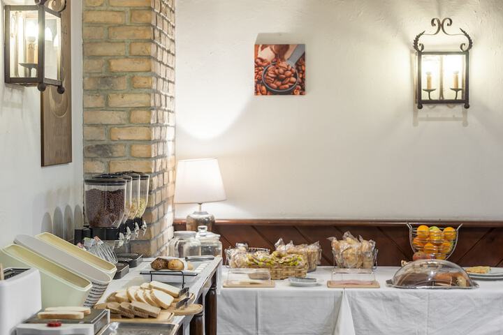 Breakfast/Coffee Service 64 of 76