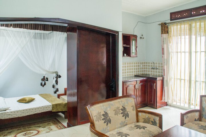 Room 14 of 33