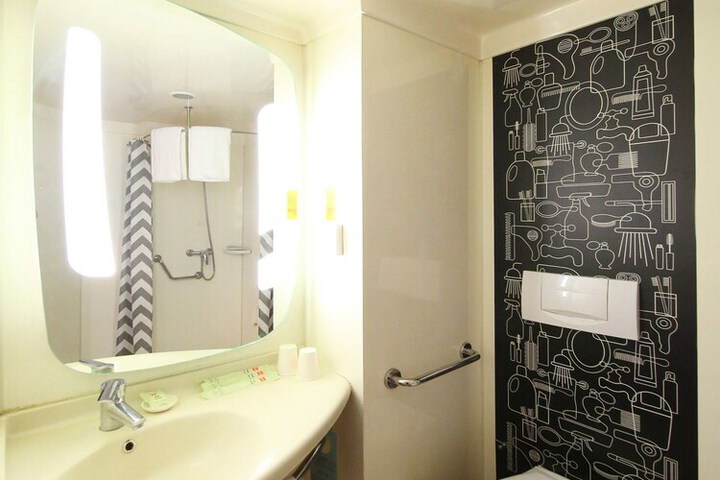 Room 15 of 70