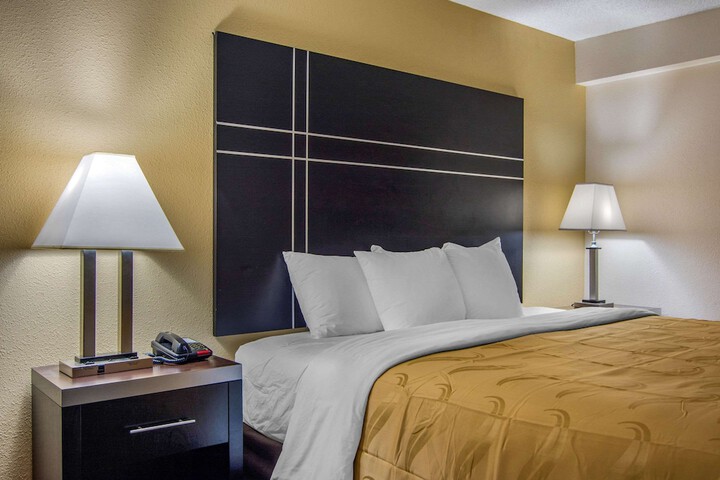 1 King Bed (1 of 9)