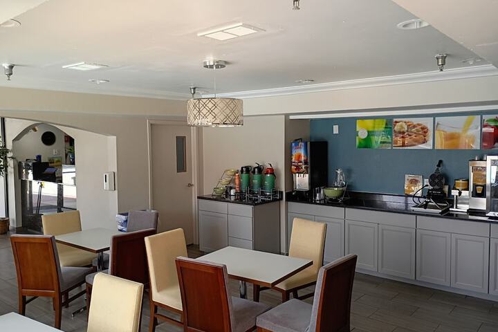 Room 15 of 25