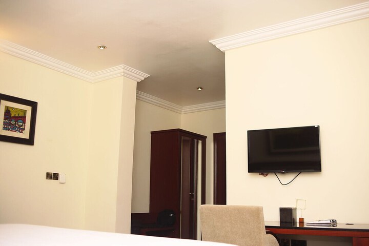 Room 13 of 45