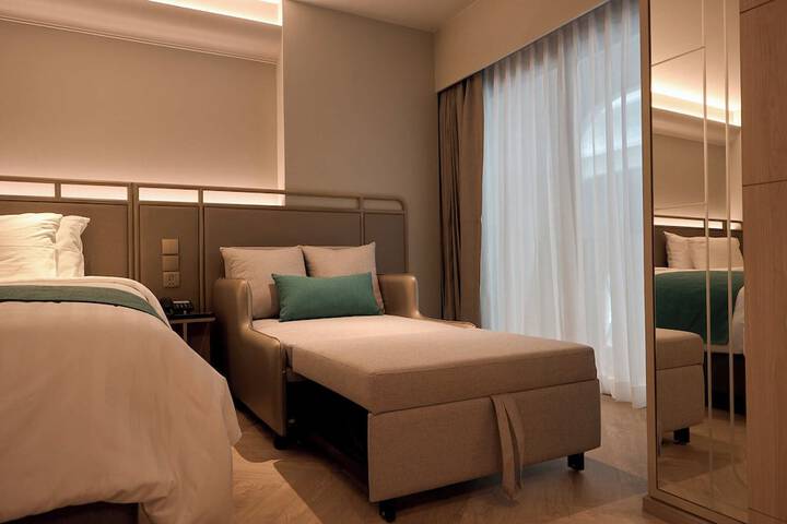 Room 183 of 212
