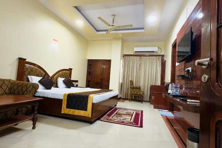 Room 9 of 46