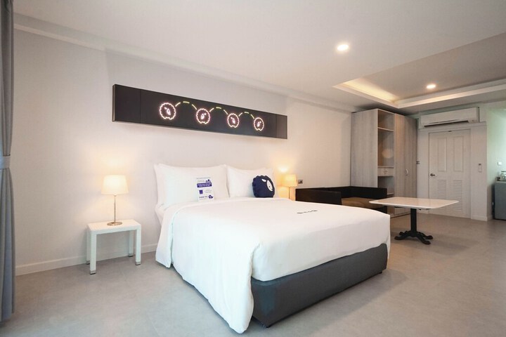 Room 5 of 64