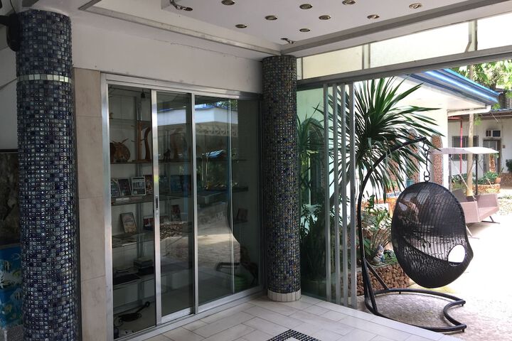 Hotel 2 of 32