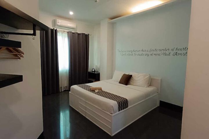 Room 30 of 43