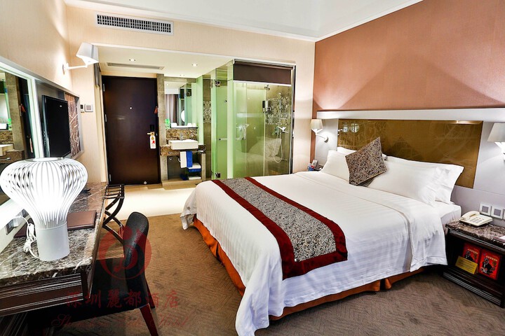 Room 14 of 33