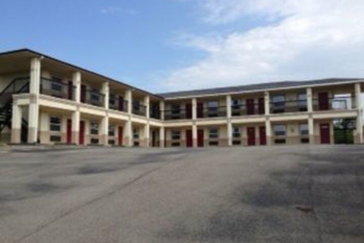 Exterior of HiWay Inn & Suites Wilburton