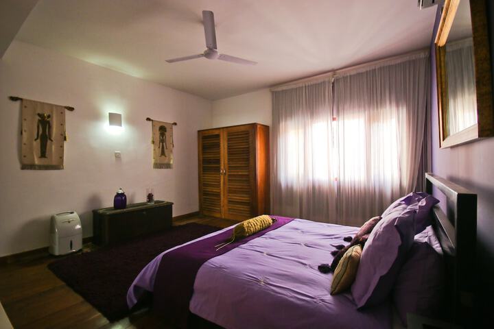Room 2 of 43