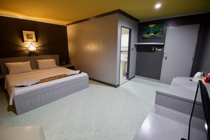 Room 11 of 47