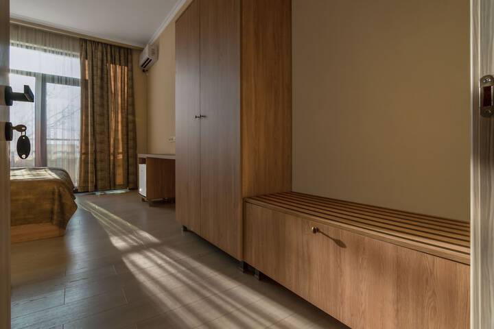 Room 3 of 35