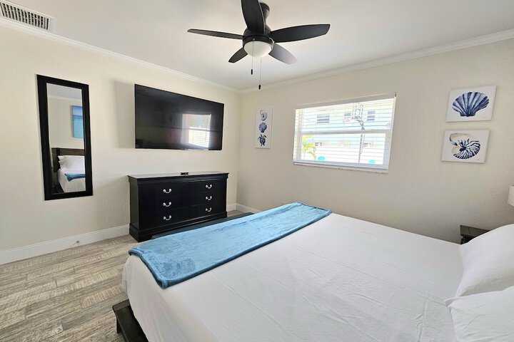 Room 9 of 33