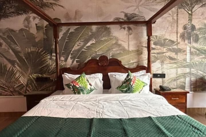 Room 27 of 78