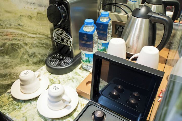 Breakfast/Coffee Service 127 of 200