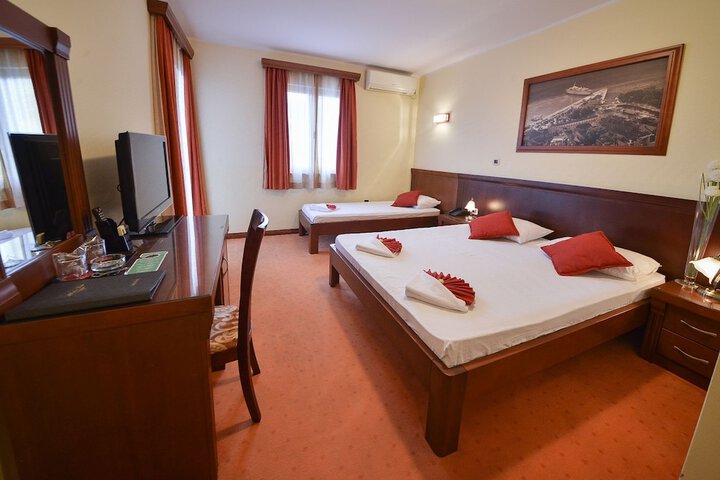 Room 16 of 45