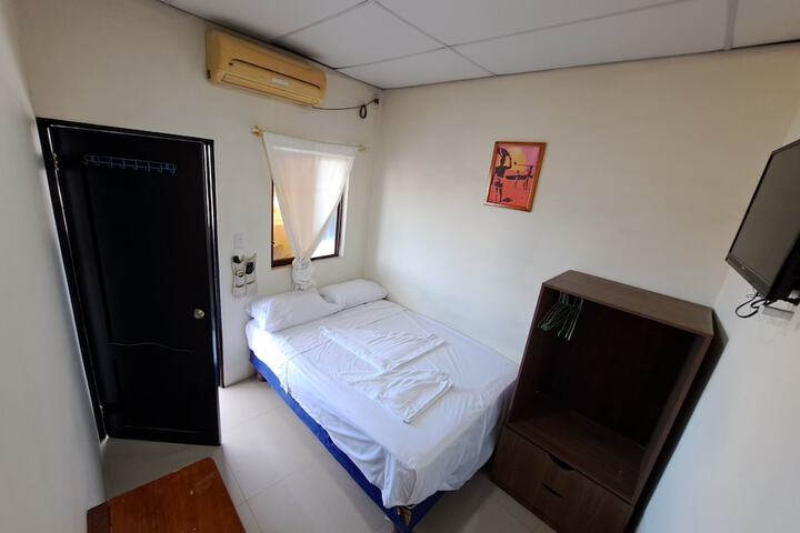 Room 11 of 25