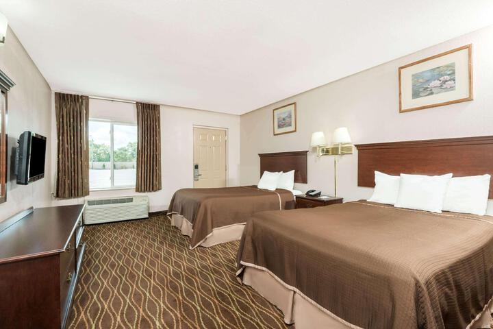 2 Double Beds (2 of 7)
