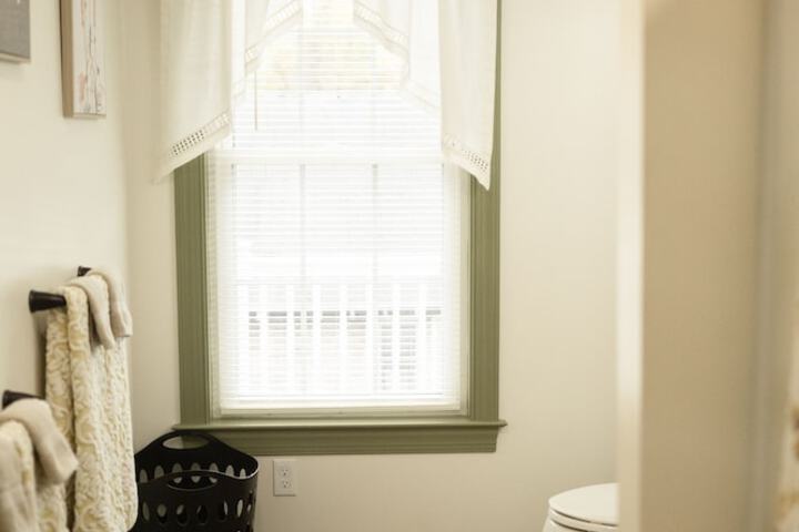 Room 165 of 230