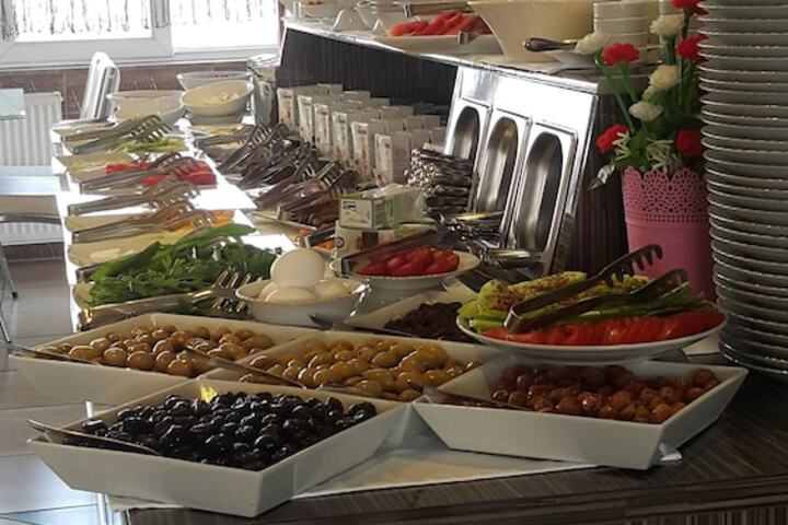Breakfast/Coffee Service 23 of 35