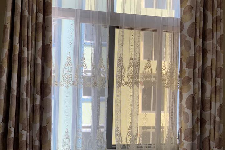 Room 2 of 33