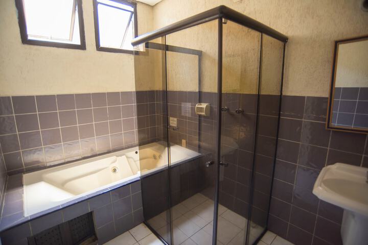 Room 14 of 24
