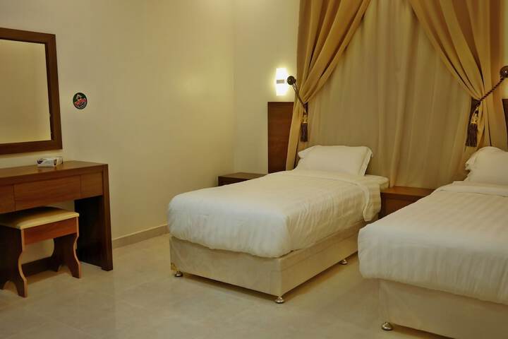 Room 5 of 8