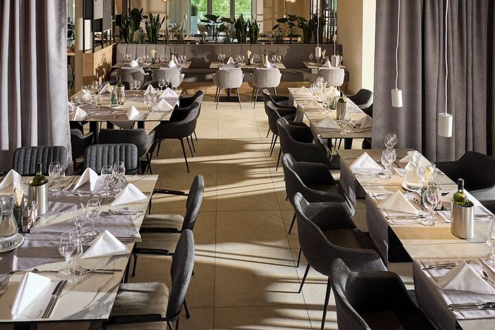 Dining 87 of 128