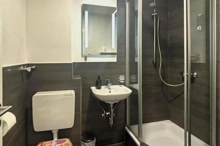 Room 41 of 60