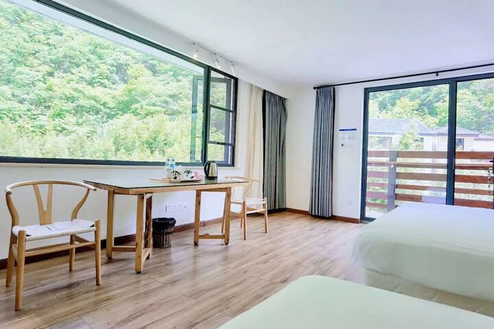 Room 30 of 170