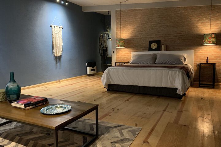 Room 2 of 25