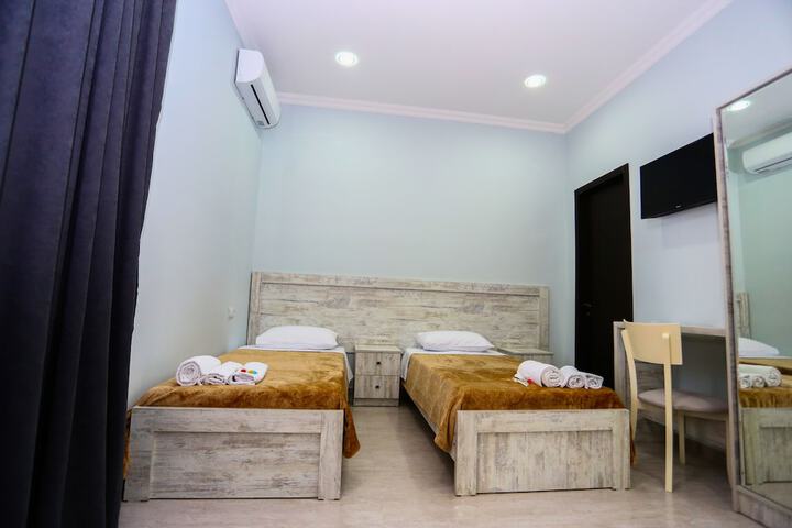 Room 3 of 34