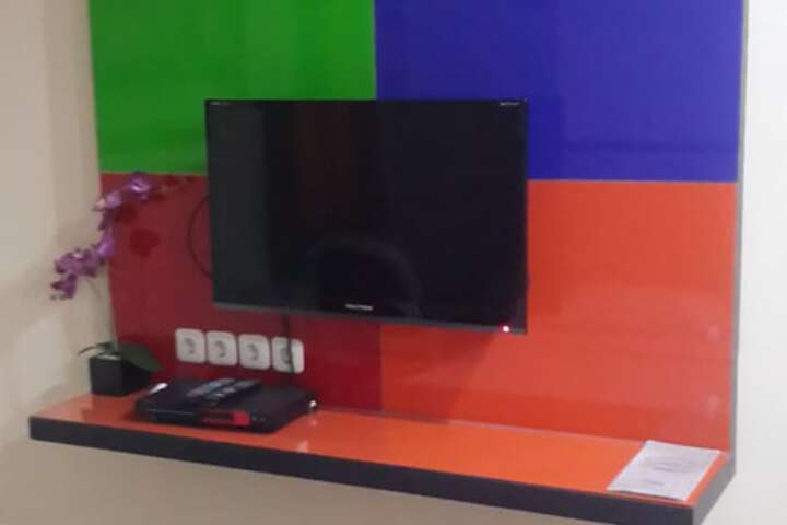 Room 10 of 19