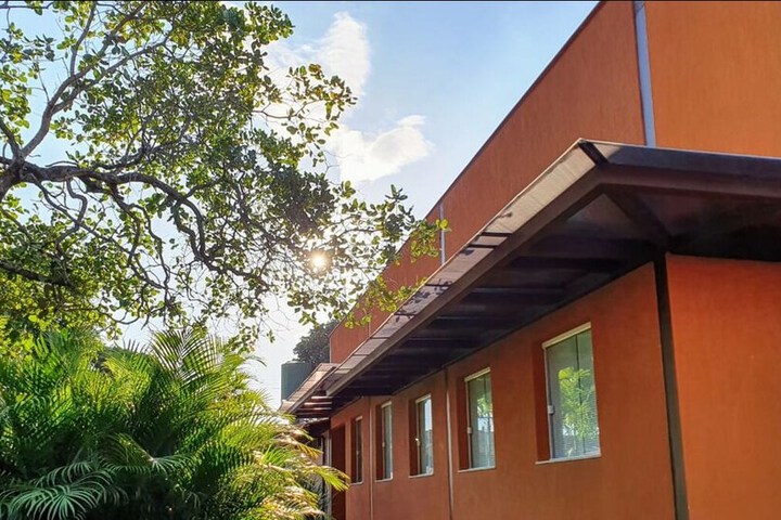 Hotel Exterior 31 of 43