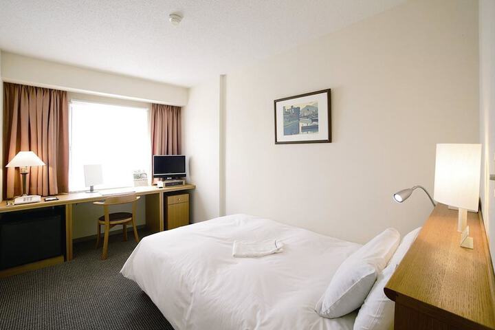 Room 27 of 111