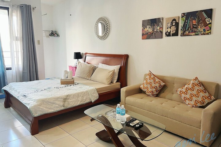 Room 27 of 77