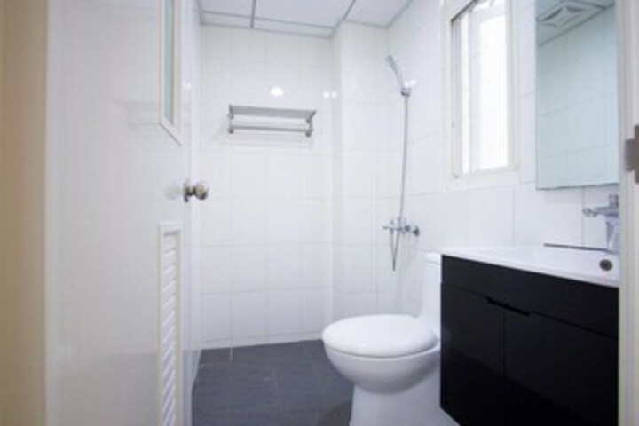 Room 2 of 8