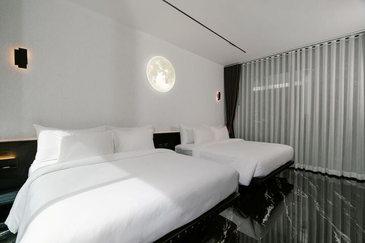 Room 49 of 85