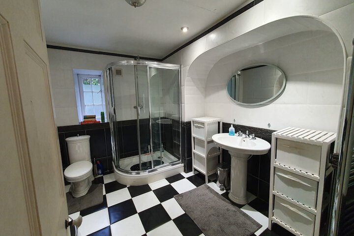 Room 12 of 24