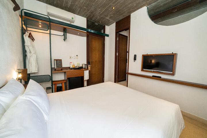 Room 2 of 89