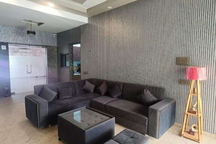 Hotel Interior 7 of 31