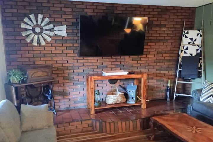 Room 33 of 61