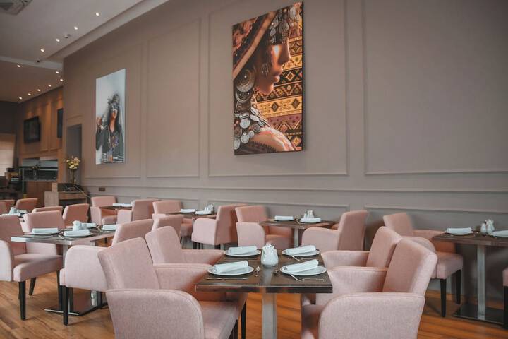 Dining 74 of 105
