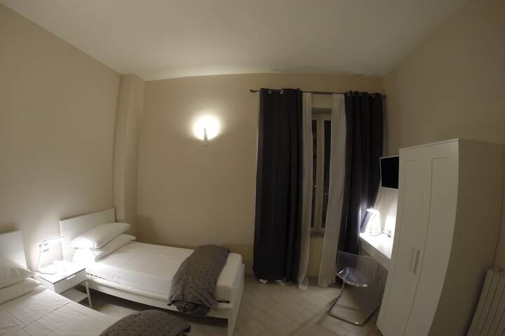 Room 5 of 96