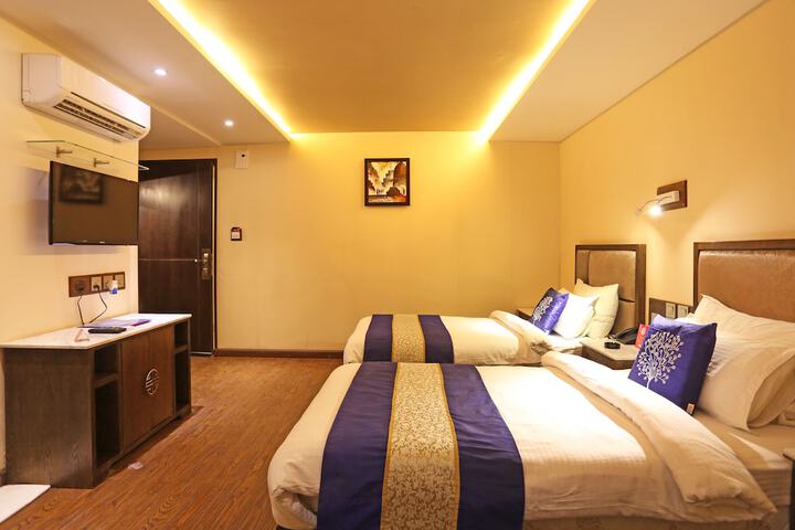 Room 6 of 32
